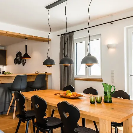 度假居 Haus Alpspitzchalet 32 *